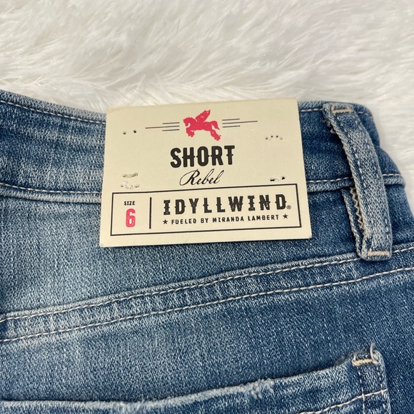 Idyllwind Denim Shorts - Picture 3 of 4